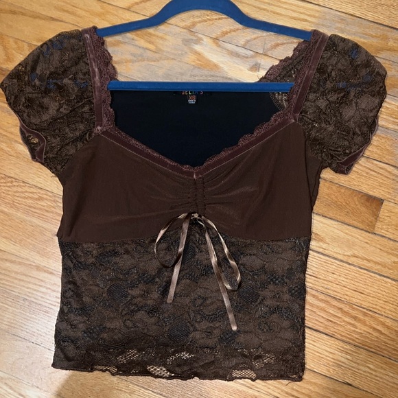 dELiA*s Tops - Delia’s CROSS-COUNTRY TRIP CROP TOP - BROWN. Brand new, great condition.